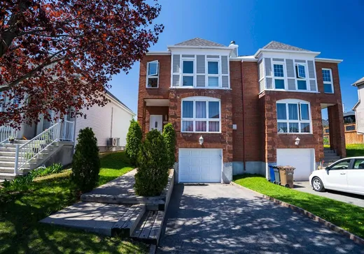 Maison à étages à vendre - 348 Rue Larivière, Laval (Sainte-Dorothee), H7X3P9