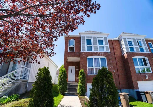 Maison à vendre - 348 Rue Larivière, Laval (Sainte-Dorothee), H7X 3P9