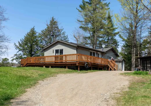 Maison à vendre - 42 Ch. du Domaine, Val-des-Monts, J0X 2L0