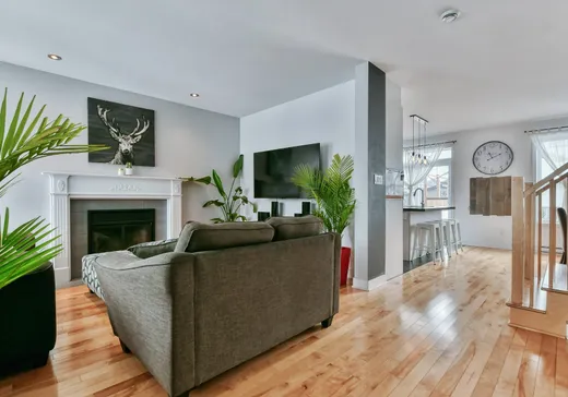 Maison à vendre - 243 Rue James, Sainte-Marthe-sur-le-Lac, J0N 1P0