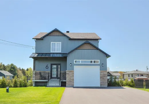 Two or more stories for sale - 6 Landry, Saint-Adalbert, J0A1E0