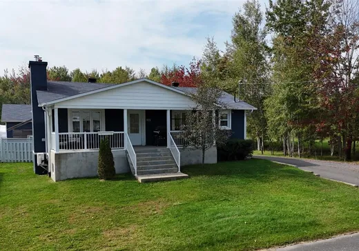 Bungalow for sale - 975 Rue Masson, Drummondville, J2E1J2