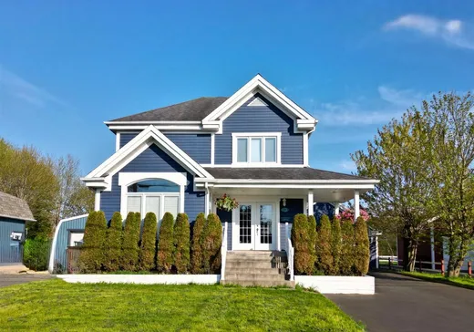 Two or more stories for sale - 94 Rue Marquette, Drummondville, J2B4C4