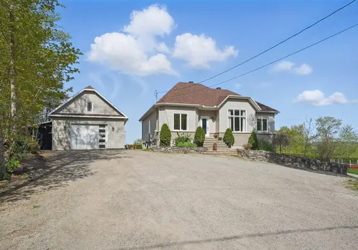 Two or more stories for sale - 112 Rue du Gui, Cantley, J8V2V2
