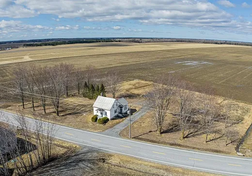 Two or more stories for sale - 869Z 2e Rang E., St-Simon-De-Bagot, J0H1Y0