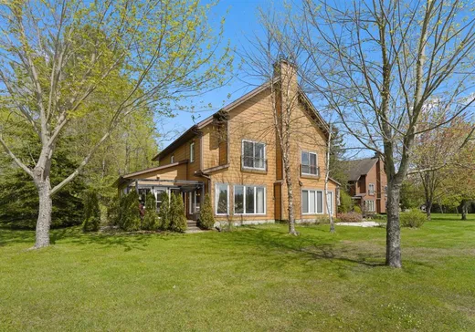 Maison à étages à vendre - 25 Rue de la Fontaine, Lachute, J8H3W9