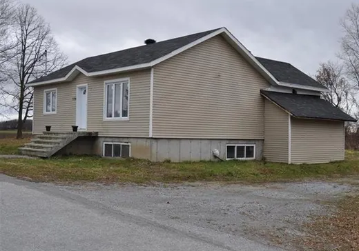 Cottage for sale - 376 Rue St-Cyrille E., Entrelacs, J0N2E0