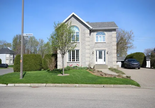 Two or more stories for sale - 7870 Rue Beaubois, Les Rivieres, G2C1Z5