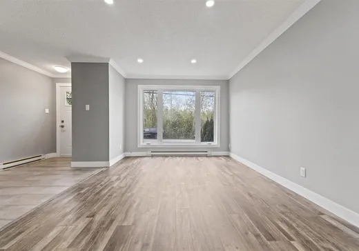 Maison à vendre - 936 Boul. St-René E., Gatineau, J8P 6W6