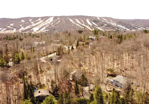 Maison à étages à vendre - 274 Ch. de la Corniche, Saint-Sauveur, J0R1K0