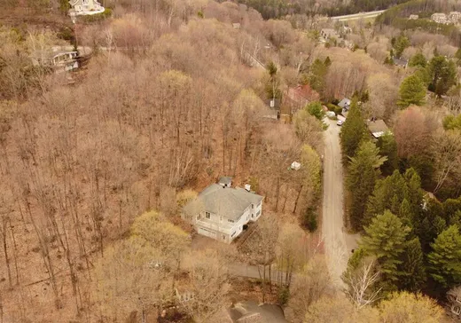 Maison à vendre - 274 Ch. de la Corniche, Saint-Sauveur, J0R 1K0