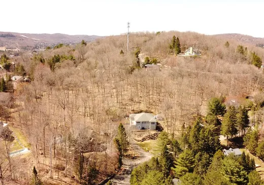 Maison à vendre - 274 Ch. de la Corniche, Saint-Sauveur, J0R 1K0