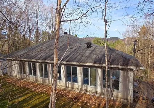 Maison à vendre - 274 Ch. de la Corniche, Saint-Sauveur, J0R 1K0