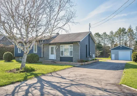 Bungalow à vendre - 11 Rue Charles, Mont-Tremblant, J0T1H0