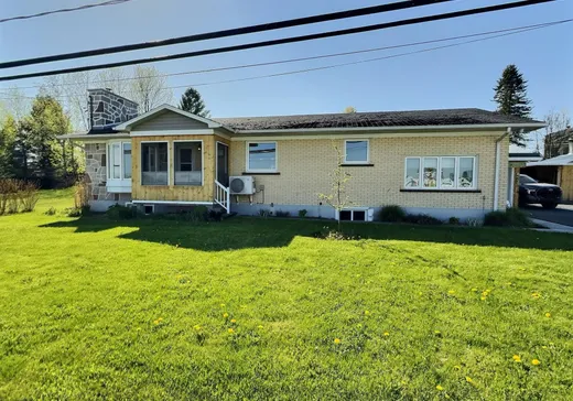 Two or more stories for sale - 595 2e Avenue, Weedon, J0B3J0