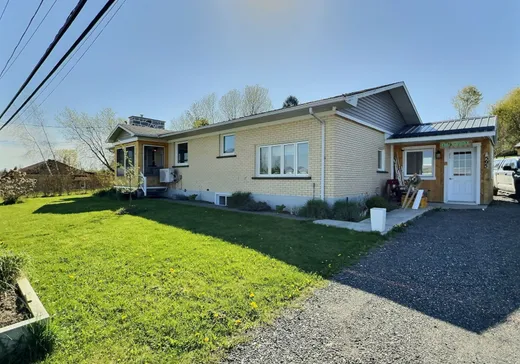 Maison à vendre - 595 2e Avenue, Weedon, J0B 3J0