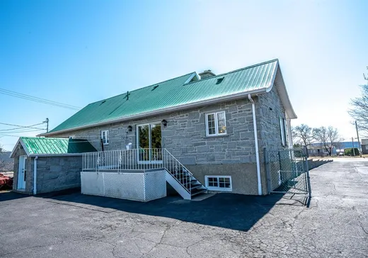 Maison à vendre - 10801 Boul. Ste-Anne, Sainte-Anne-de-Beaupré, G0A 3C0