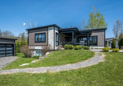 Maison à vendre - 315 Route 112, St-Etienne-De-Bolton, J0E 2E0