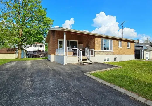 Bungalow à vendre - 920 Boul. Méthot, Acton Vale, J0H1A0