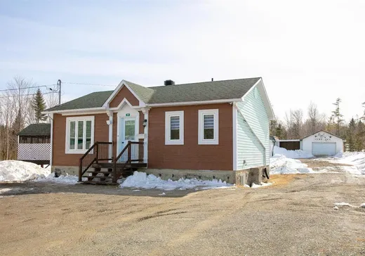 House for sale - 141 Rue du Curé-Mauger, Saint-Isidore-de-Clifton, J0B 2X0