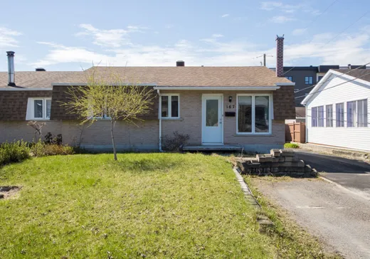 Two or more stories for sale - 167 Rue René-Bergeron, Chicoutimi, G7G4S4