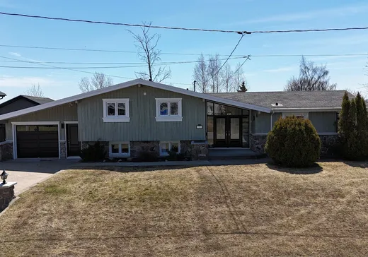 Maison à étages à vendre - 1 Rue des Sorbiers, Port-Cartier, G5B1S6
