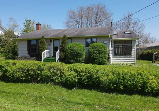 Maison à étages à vendre - 5 Rue Neil-Armstrong, Mansonville, J0E1X0