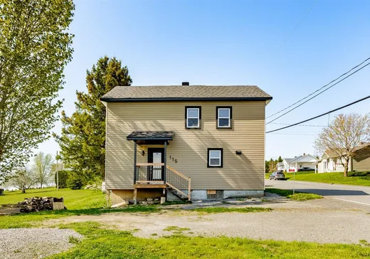 Un étage et demi à vendre - 115 Boul. Fortier, Saint-Isidore-de-Clifton, J0B2X0