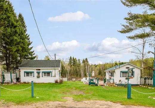 Bungalow à vendre - 3022 Rg St-Antoine, St-Ferreol-les-Neiges, G0A3R0