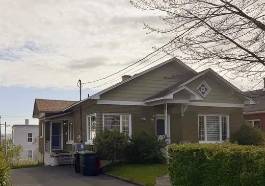 Bungalow à vendre - 229 Rue St-Edmond, Asbestos, J1T2A2