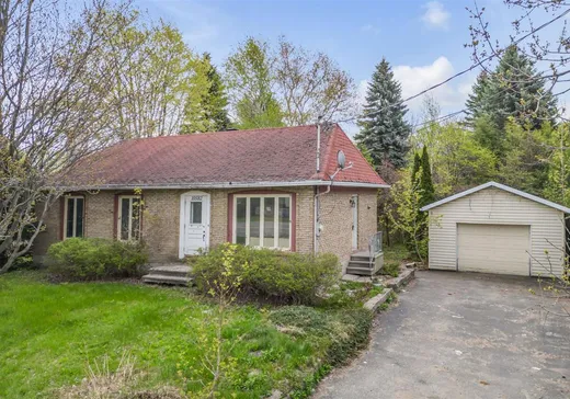 Bungalow à vendre - 10582 Boul. Ste-Anne, Sainte-Anne-de-Beaupré, G0A3C0