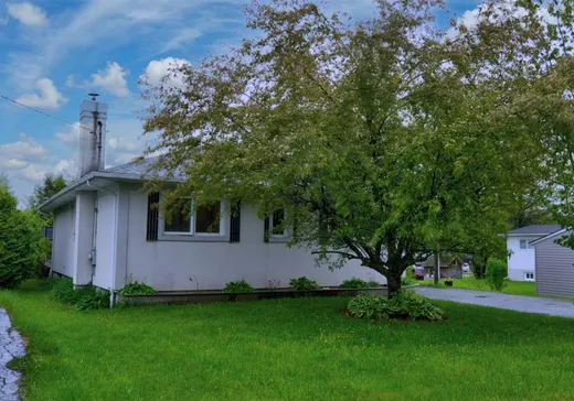House for sale - 240 Rue Simoneau, Windsor, J1S 2V3