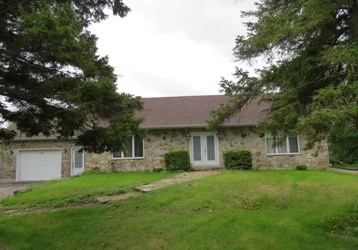 House for sale - 116 Ch. du Bord-de-l'Eau, Sainte-Barbe, J0S 1P0