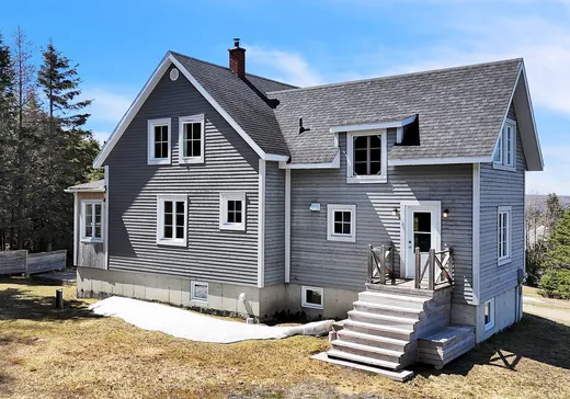 Two or more stories for sale - 507 Rue Principale, Rimouski, G0K1M0