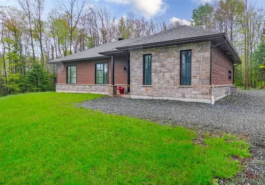Maison à vendre - 15 Rue de l'Horizon, Eastman, J0E 1P0