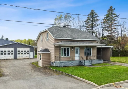 Maison à étages à vendre - 277 Av. St-Henri, Tring-Jonction, G0N1X0