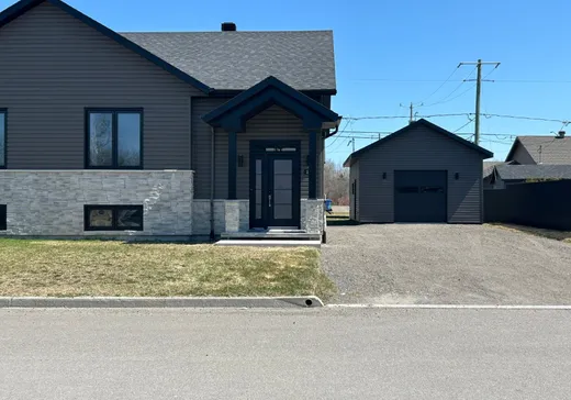 Two or more stories for sale - 248 Rue de l'Acacia, Chicoutimi, G7G0M3