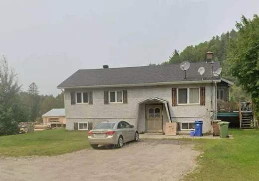 Two or more stories for sale - 2000-2002 Rg Versailles, St-Come, J0K2B0