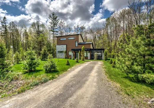 Maison à vendre - 720 Rue Jacques, Saint-Colomban, J5K 1E9