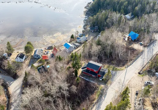 Maison à vendre - 306 Ch. de l'Anse-de-Roche, St-Fulgence, G0T 1Y0