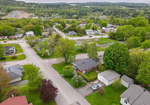 Maison à vendre - 47 Rue St-François, Windsor, J1S 2G8