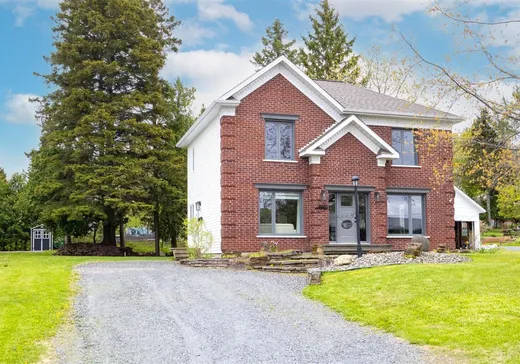 Maison à étages à vendre - 3053 Rue Agnès, Lac-Mégantic, G6B1K9