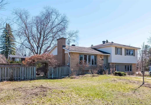 Maison à vendre - 233 Crois. Allancroft, Beaconsfield, H9W 1L8