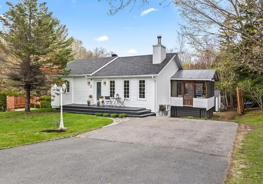 House for sale - 2Z-4Z Ch. de la Colline, Saint-Sauveur, J0R 1R2