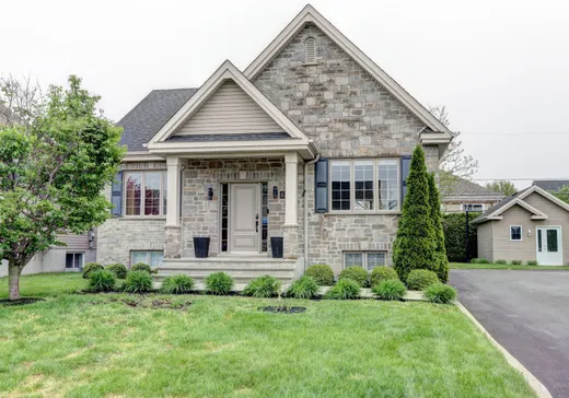 Maison à vendre - 574 Rue Vanier, St-Dominique, J0H 1L0