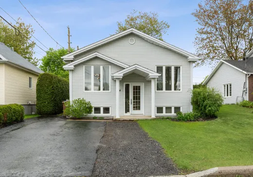 Two or more stories for sale - 24 Rue Delisle, Notre-Dame-des-Prairies, J6E1A3