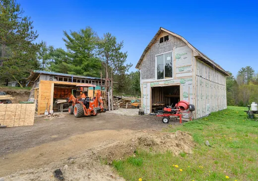 Two or more stories for sale - 4 Ch. de la Baie, Gracefield, J0X1W0