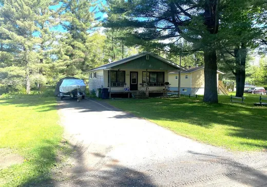 Bungalow for sale - 129 Rue Thibodeau, Saint-Félix-de-Kingsey, J0B2T0