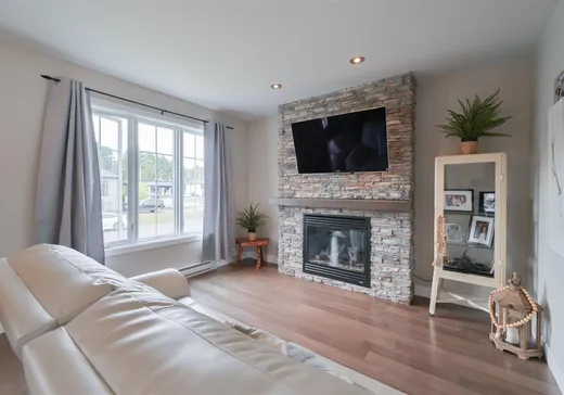 Maison à vendre - 265 Rue Jacques-Riopel, Massueville, J3R 0L9