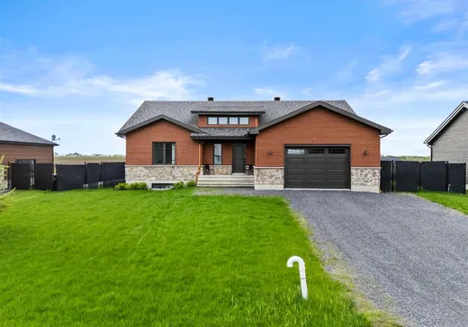 Maison à vendre - 126 Rue Principale, Massueville, J0G 1L0